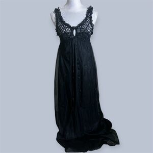 Vintage 60s 70s St. Michael black lace full length slip nightgown size 34